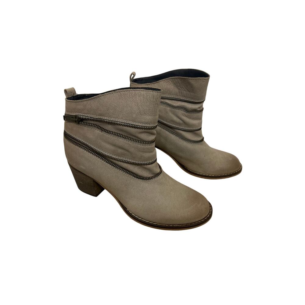 Sundance Leather Ankle Boots Taupe Wrap Zipper Boho Western Moto 8